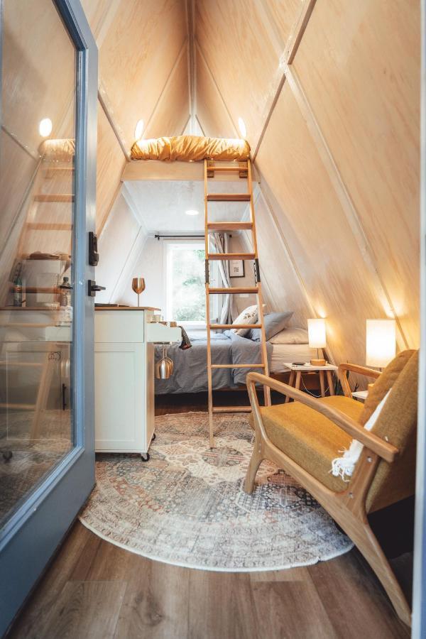 Blue Brambler Glamping A-frame Apartment Rockbridge